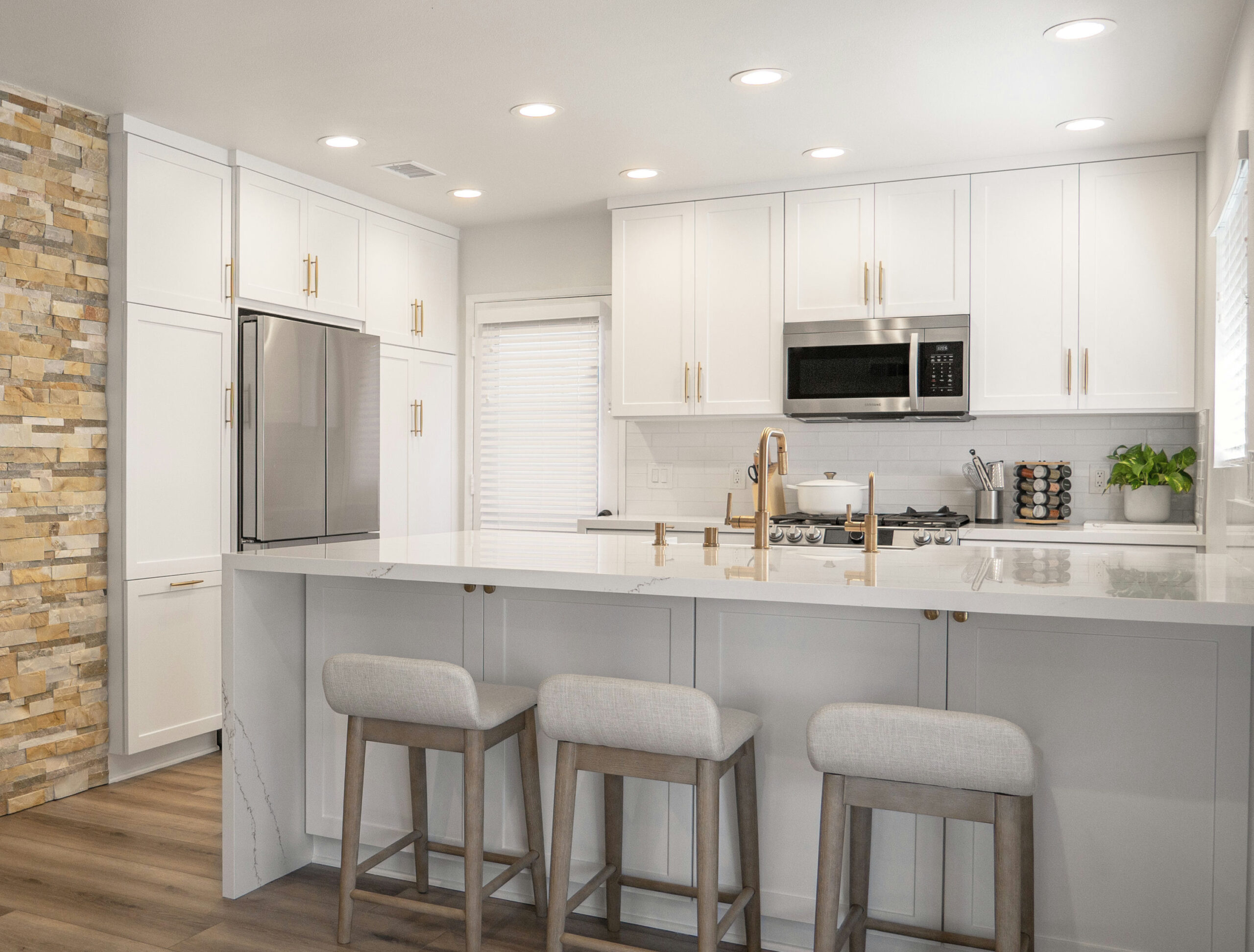 Custom Kitchen Cabinets